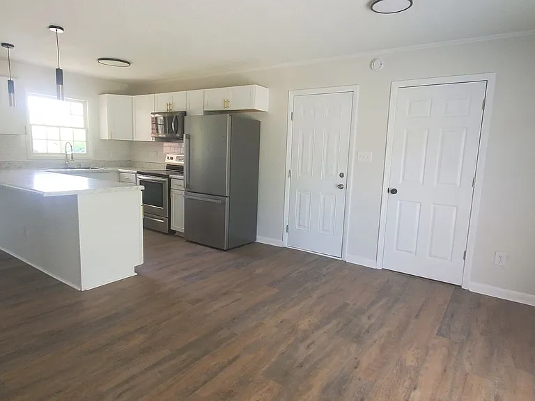 483 Warmsprings Dr — Photo 4