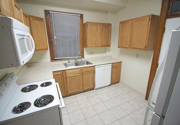 5th image of 190 E Northwood Ave