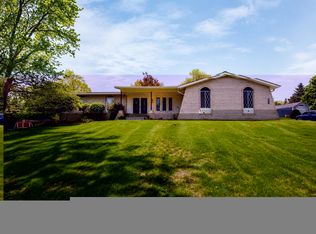 2553 Bullard Rd, Hartland, MI 48353