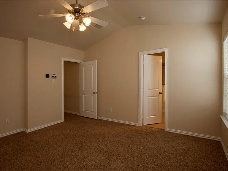 7825 Fox Horn Dr — Photo 14