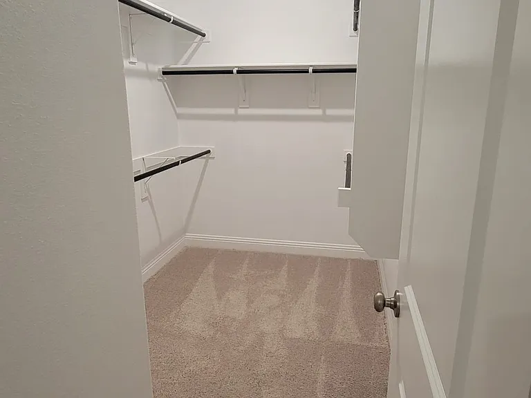 913 Amenduni Ln — Photo 19