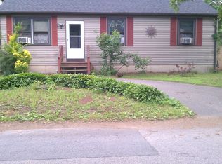 98 Pinehurst Ave, Warwick, RI 02889