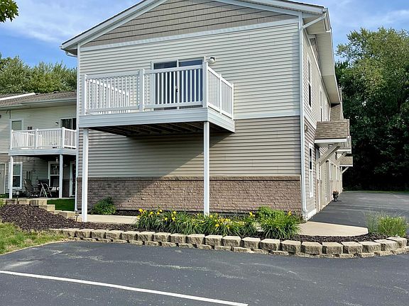 2nd image of 6070 E Fieldstone Hills Dr SE Unit 2