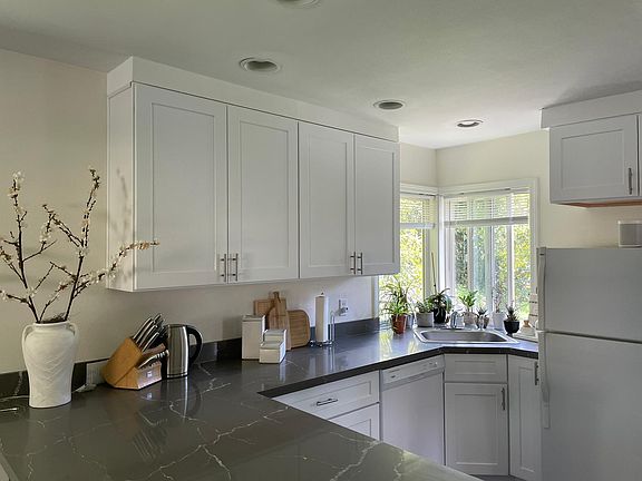 3rd image of 10255 SE 6th St