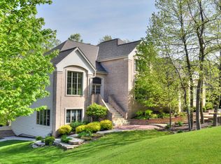 19080 Ashbourne Ln, Brookfield, WI 53045