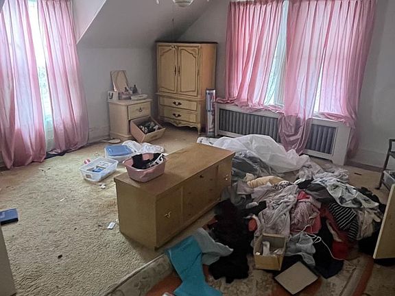 5th image of 2236 Chester St SE