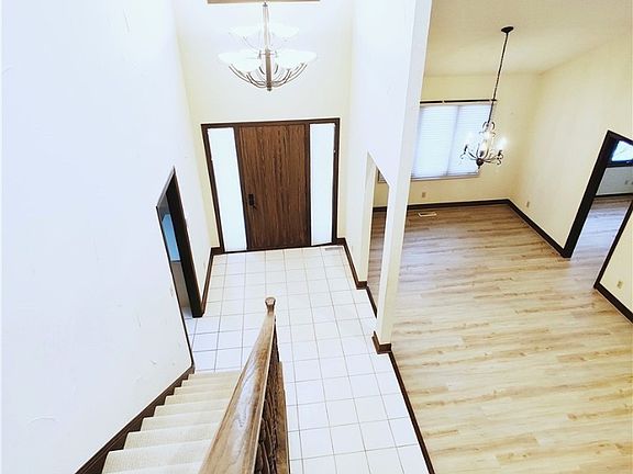 2nd image of 1 Deerfield Ln