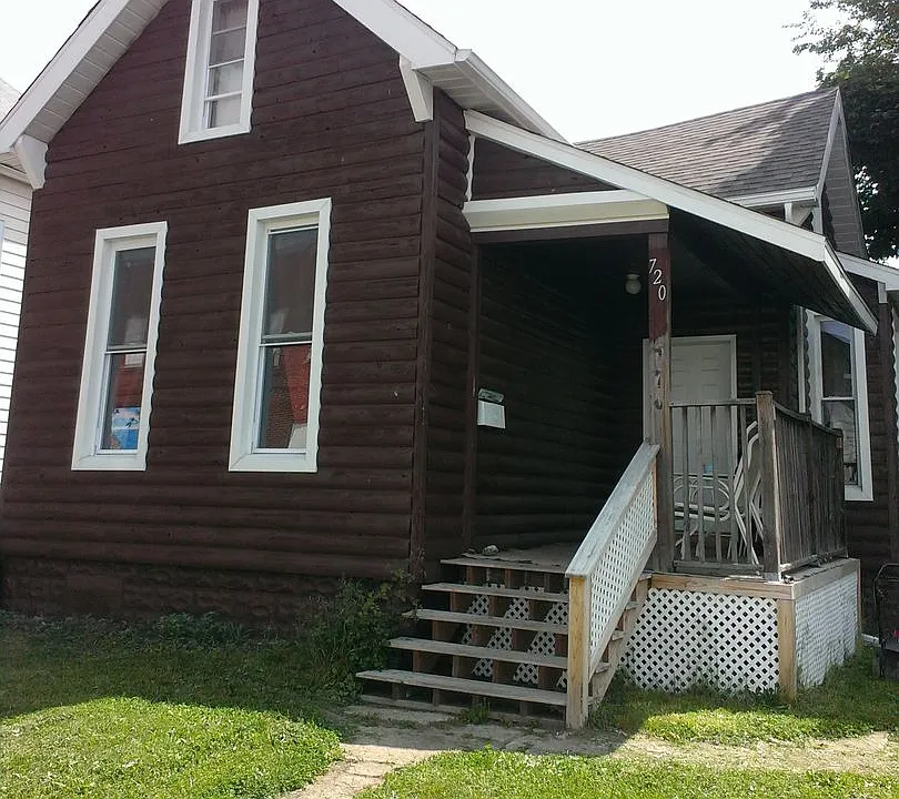 720 Davis St