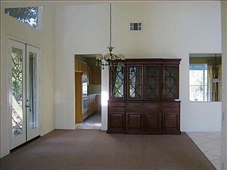 3rd image of 945 Bellwood Ln