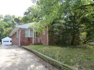 1977 W Main St, Decatur, IL 62522