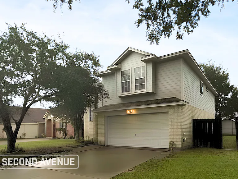 7226 Windwillow Dr — Photo 1