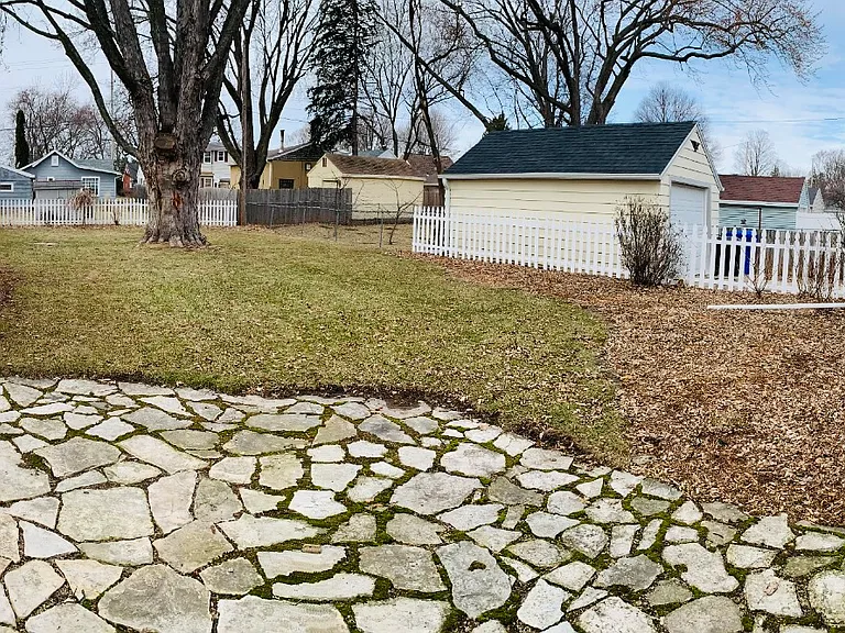 1915 N Alvin St — Photo 21