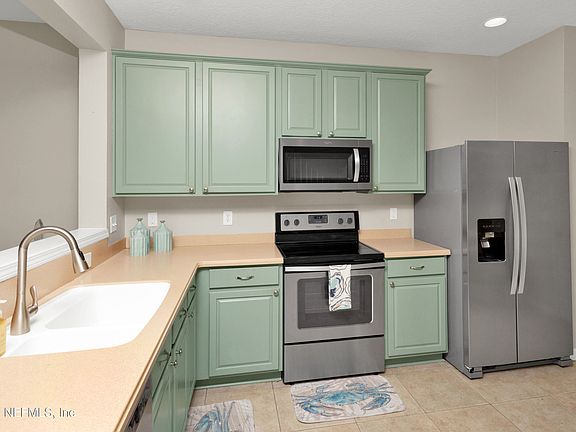5th image of 13393 STONE POND Drive
