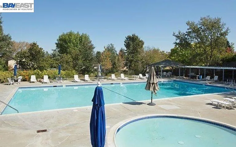 4350 Columbine Dr — Photo 31
