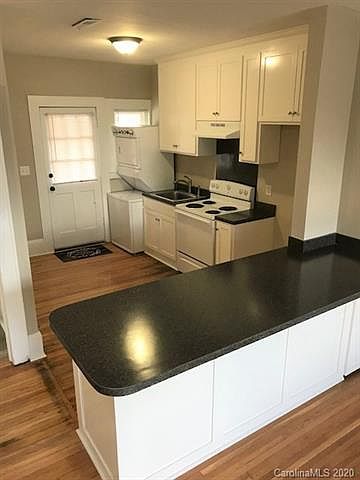 1st image of 221 S Oakland St APT 3