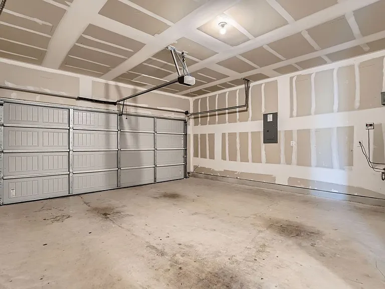 15111 Pandion Dr — Photo 25