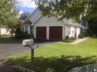 8 Pine Valley Rd, Lakewood, NJ 08701