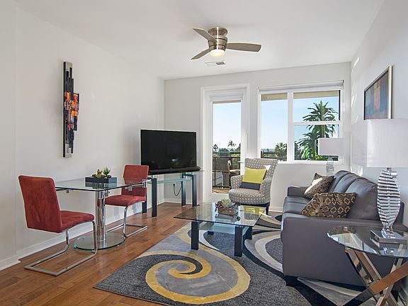 4th image of 3650 5th Ave Unit 506