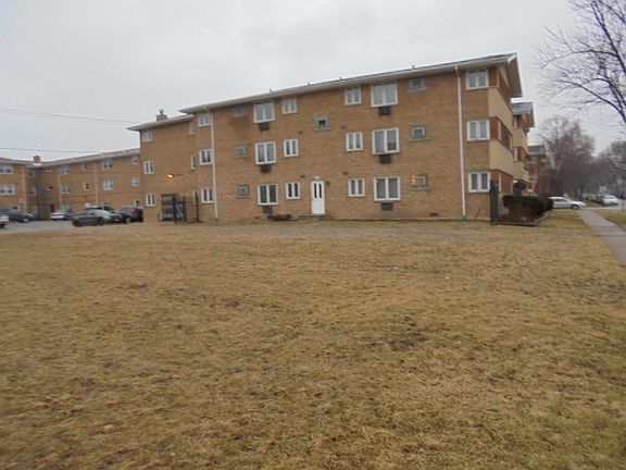 4th image of 14035 S Tracy Ave APT 2A