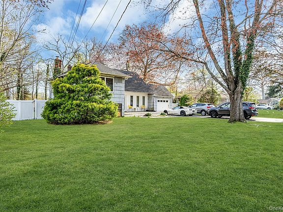3rd image of 4 Clearbrook Drive