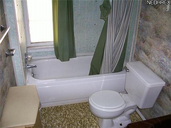 4th image of 4014 E 54th St