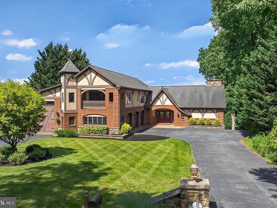 1st image of 85 Greenwood Cir