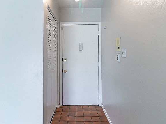 3rd image of 715 Grove Dr APT 206
