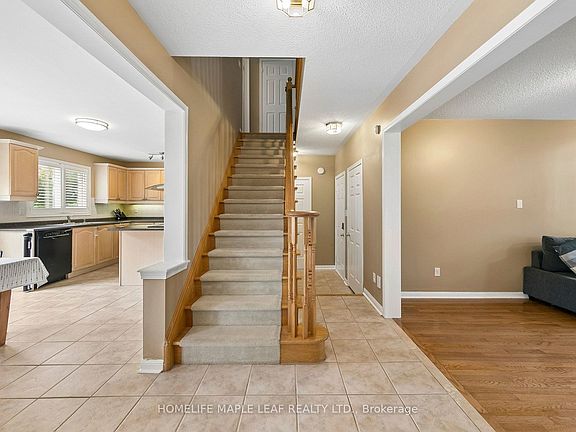 3rd image of 3948 Deepwood Hts