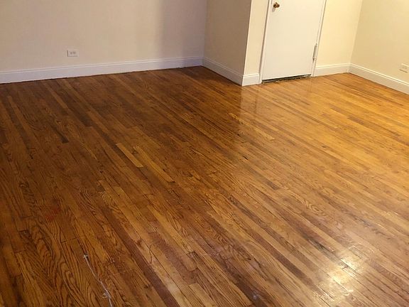 3rd image of 14219 Barclay Ave APT 4J