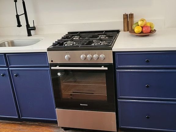 3rd image of 607 Reservoir St #1