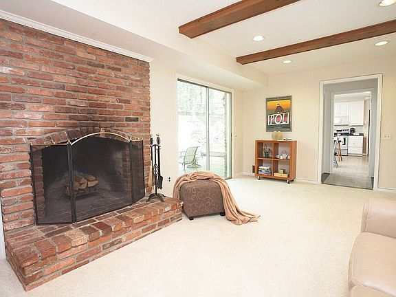 family room off kitchen