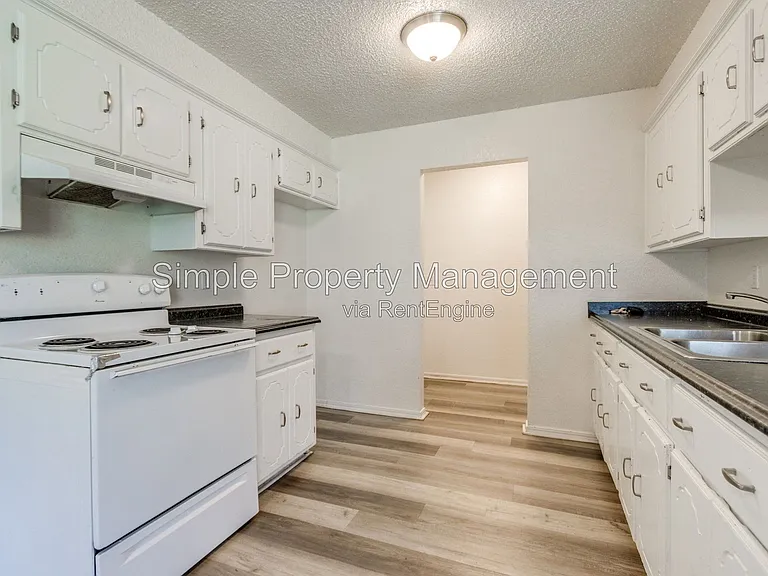 14222 NE 4th St — Photo 8