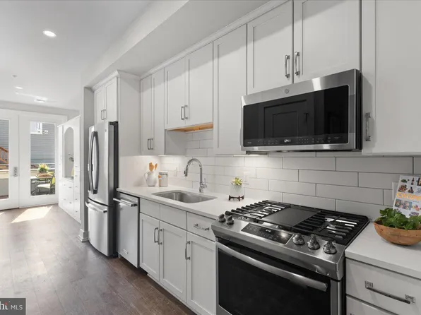 1800 Mount Vernon Ave #202, Alexandria, VA 22301