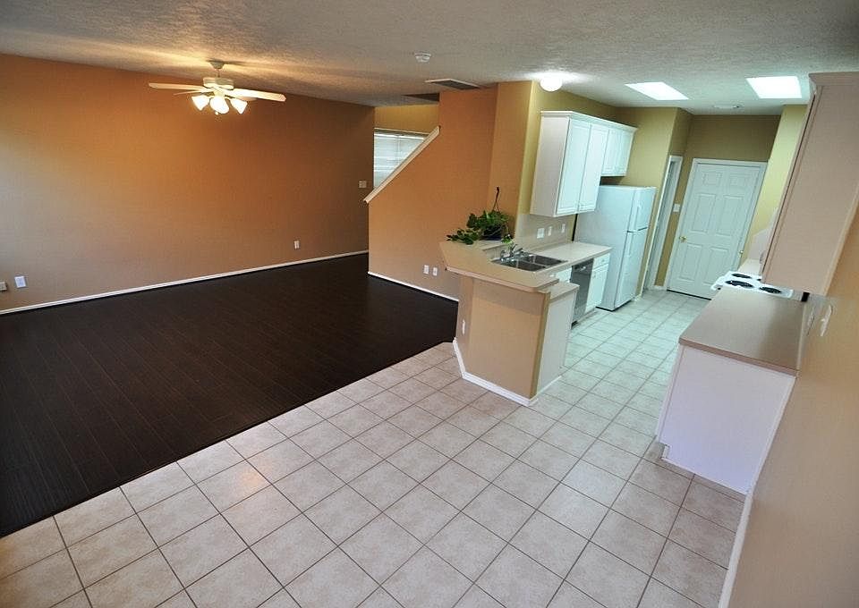 1st image of 14310 Mirkwood Ln