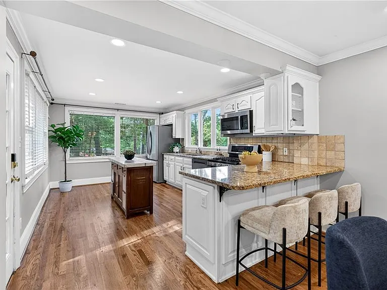 392 Collier Rd NW — Photo 12