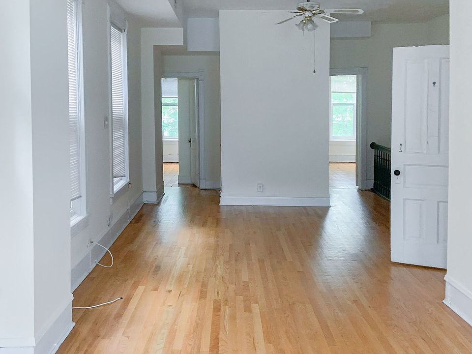 1st image of 1204 W Wrightwood Ave #3F