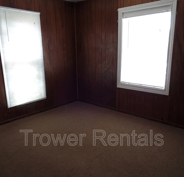 1010 Center Ave — Photo 7