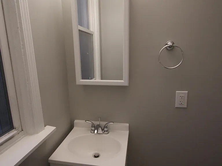 2841 Centre Ave #10 — Photo 10