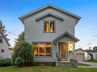 1206 Flambeau St, Manitowoc, WI 54220