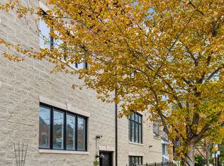 1656 W Beach Ave #1, Chicago, IL 60622