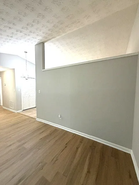 4 bed, 1375 sqft, $1,595 — Photo 3