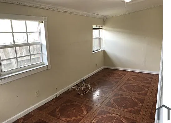 3250 NW 18th Pl — Photo 4