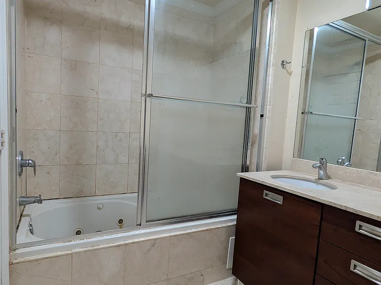 6937 N Oakley Ave #GE — Photo 14