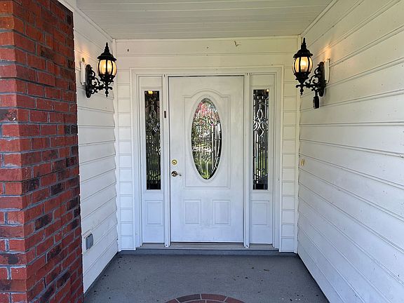 3rd image of 154 Regency Dr