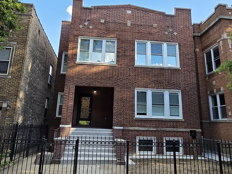 2637 W Winona St #3 — Photo 15