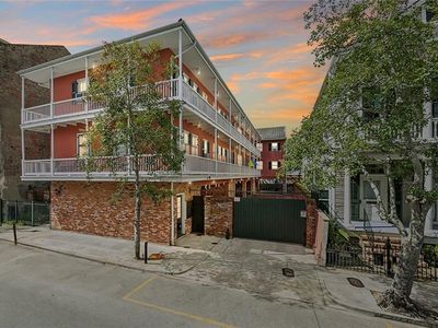 1127 Dauphine St APT 206, New Orleans, LA, 70116