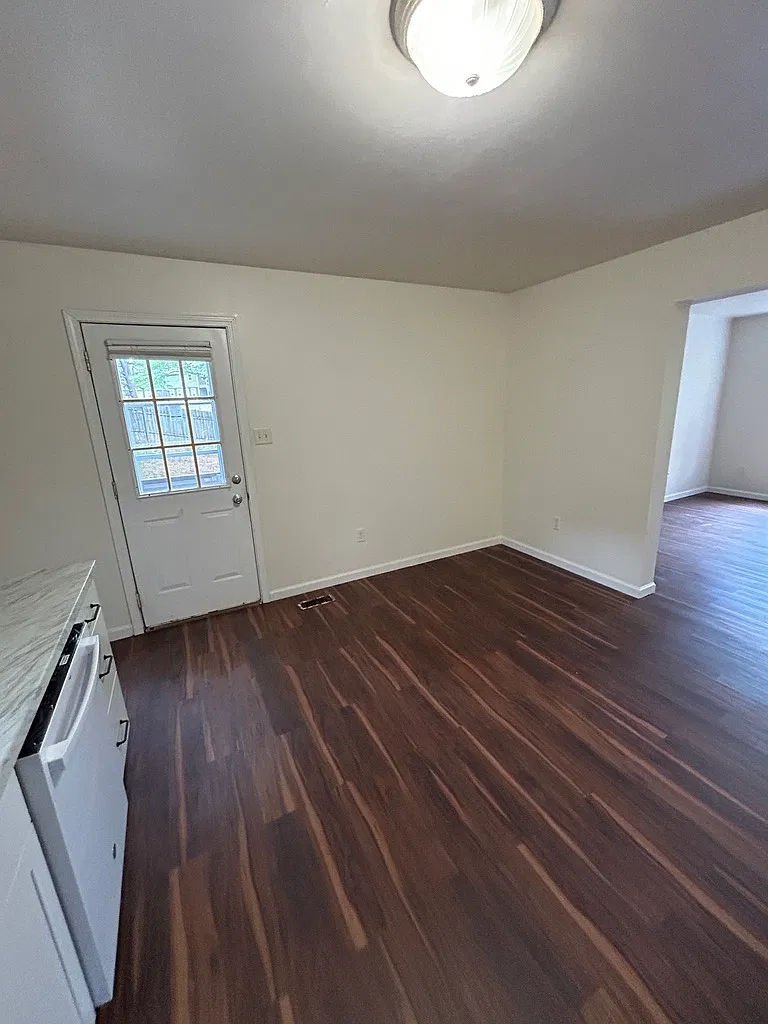 2 bed, 1.5 bath, 1200 sqft, $1,900 — Photo 4