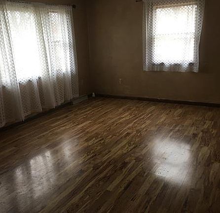 4th image of 129 Tulip Pl