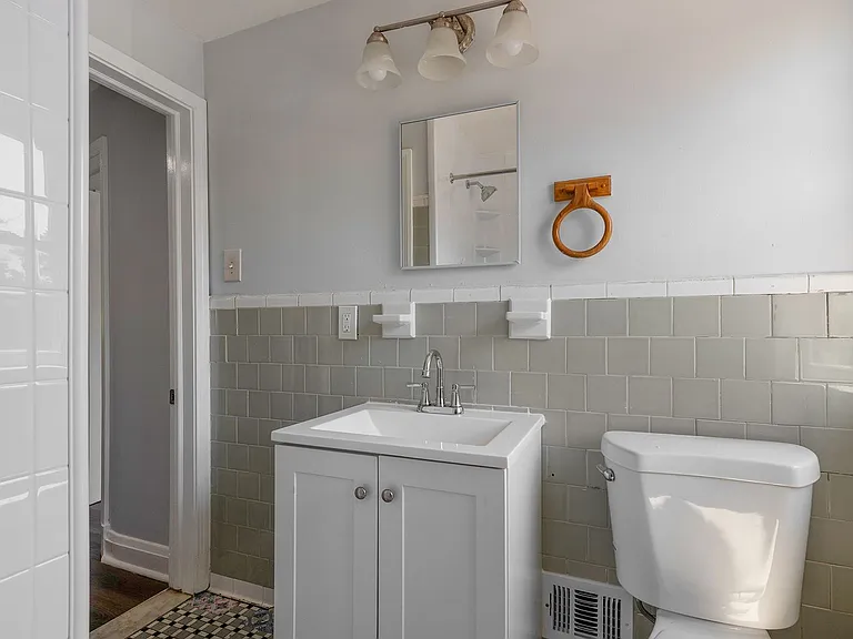 3912 Mortimer Ave — Photo 18