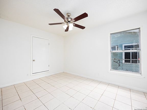 5th image of 143 W Emerson